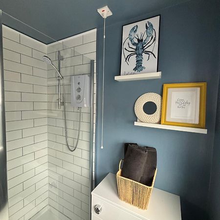 וורטינג Lovely Spacious Loft Close To Train Station מראה חיצוני תמונה