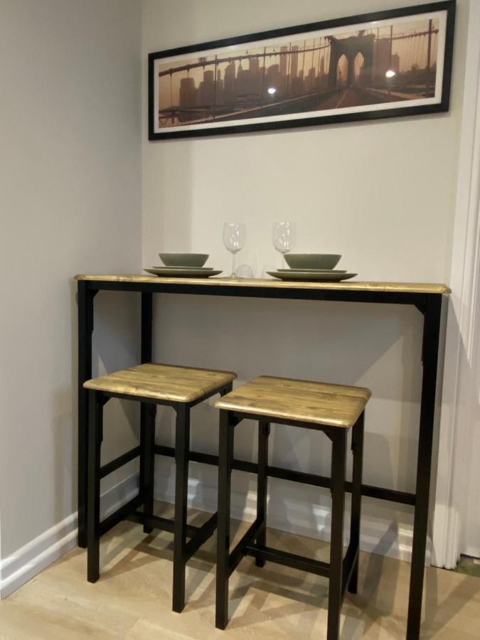וורטינג Lovely Spacious Loft Close To Train Station מראה חיצוני תמונה