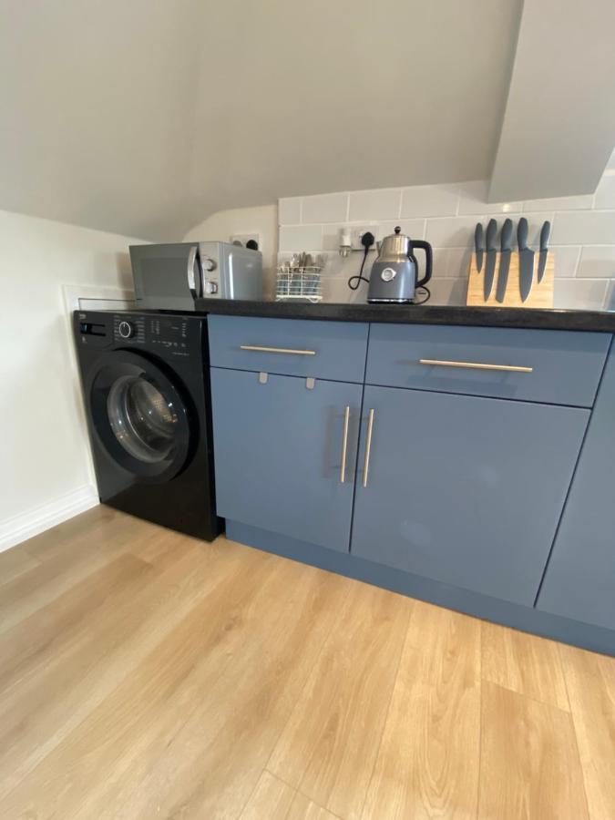 וורטינג Lovely Spacious Loft Close To Train Station מראה חיצוני תמונה