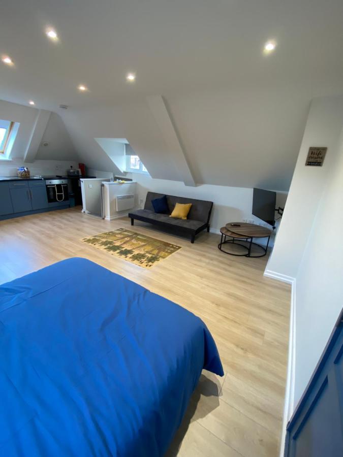 וורטינג Lovely Spacious Loft Close To Train Station מראה חיצוני תמונה