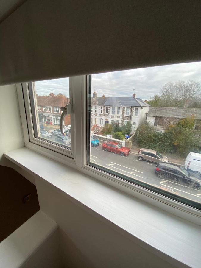 וורטינג Lovely Spacious Loft Close To Train Station מראה חיצוני תמונה