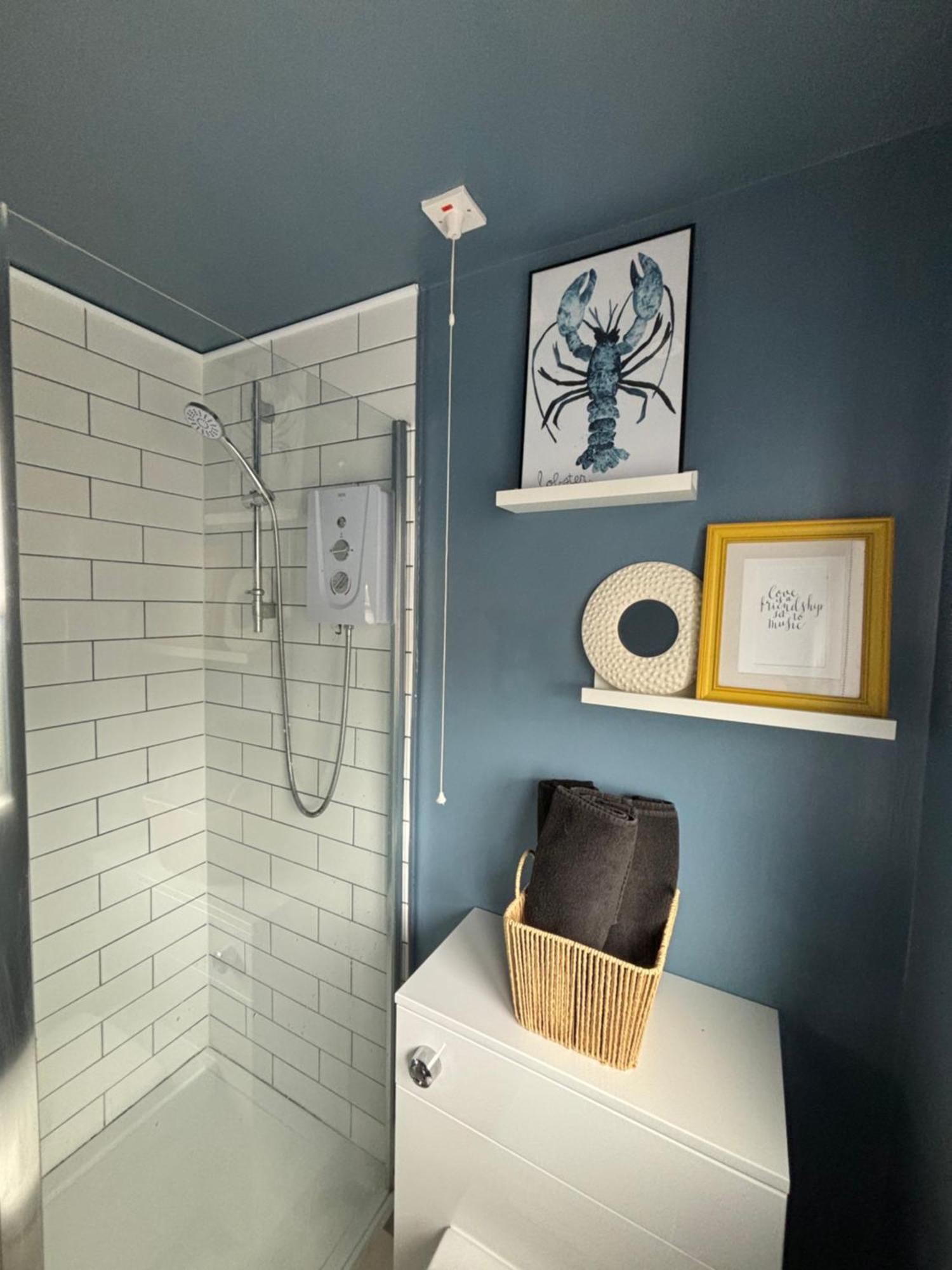 וורטינג Lovely Spacious Loft Close To Train Station מראה חיצוני תמונה